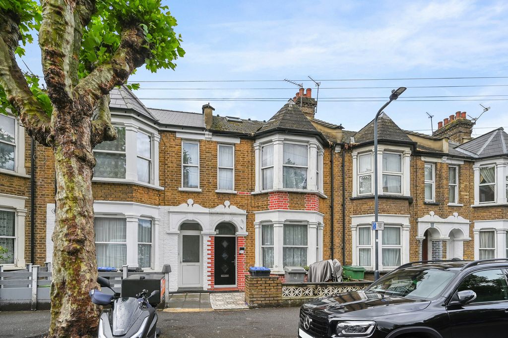 Property photo 1 of 11
