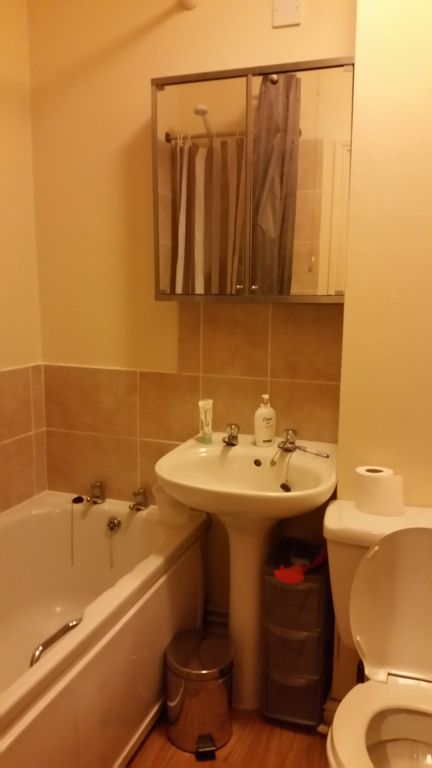 Property photo 3 of 7 Modern Bathroom