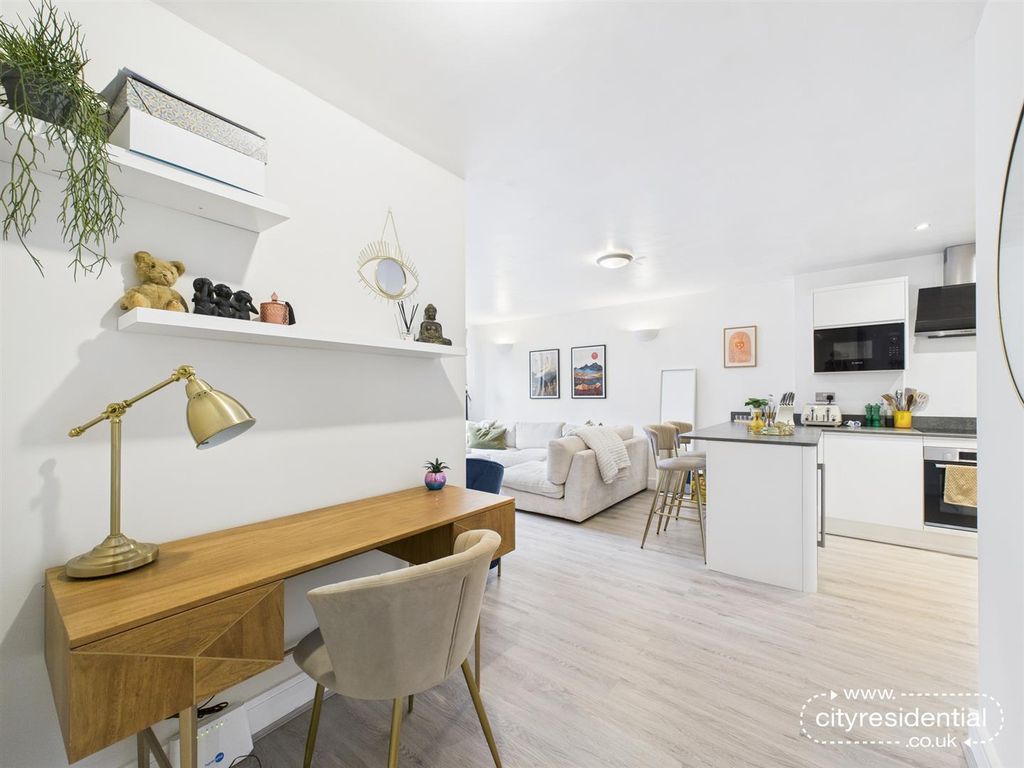 Property photo 3 of 16