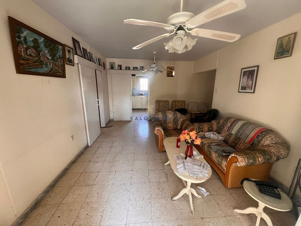 Property photo 2 of 11