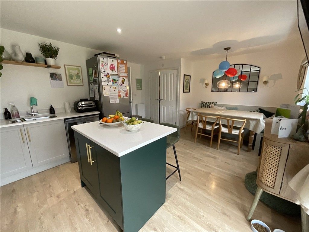 Property photo 2 of 7 Kitchen/Dining