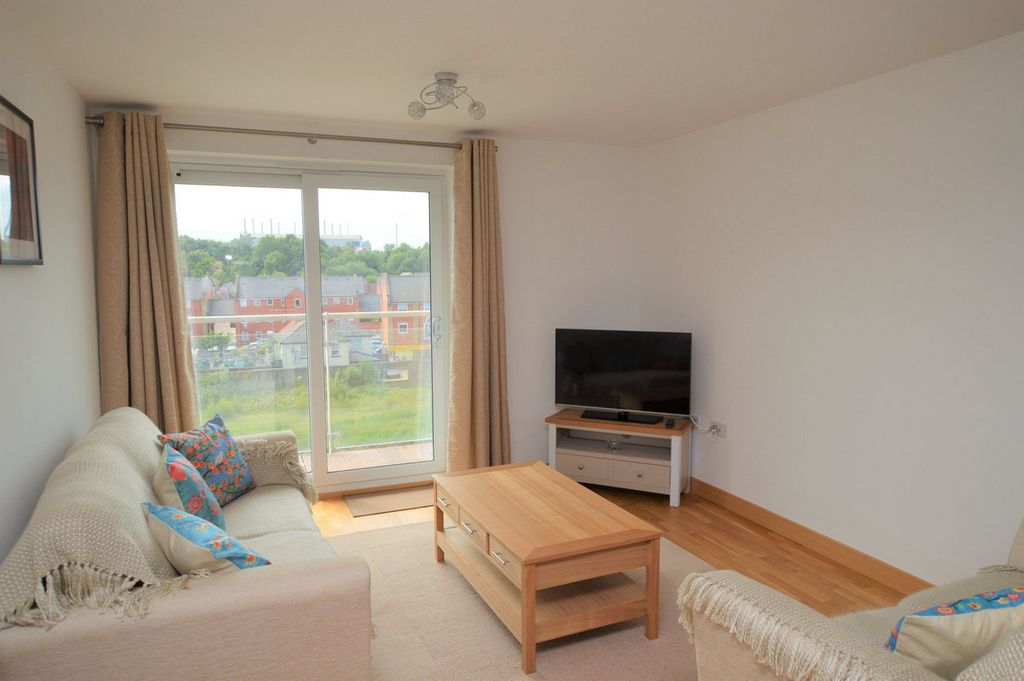 Property photo 2 of 10