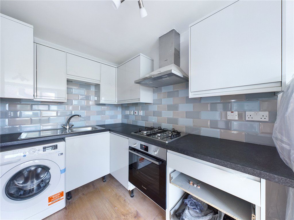 Property photo 3 of 8 Kitchen