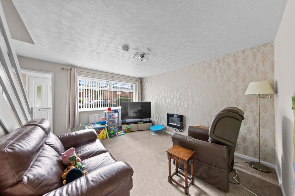 Property photo 2 of 19