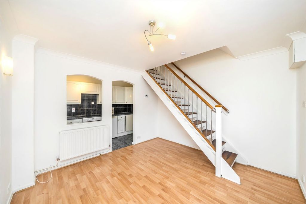 Property photo 1 of 5