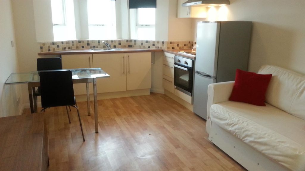 Property photo 3 of 8 Open Plan Lounge