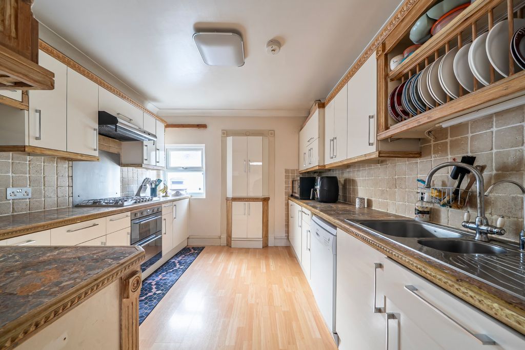 Property photo 3 of 22 Picture No. 04