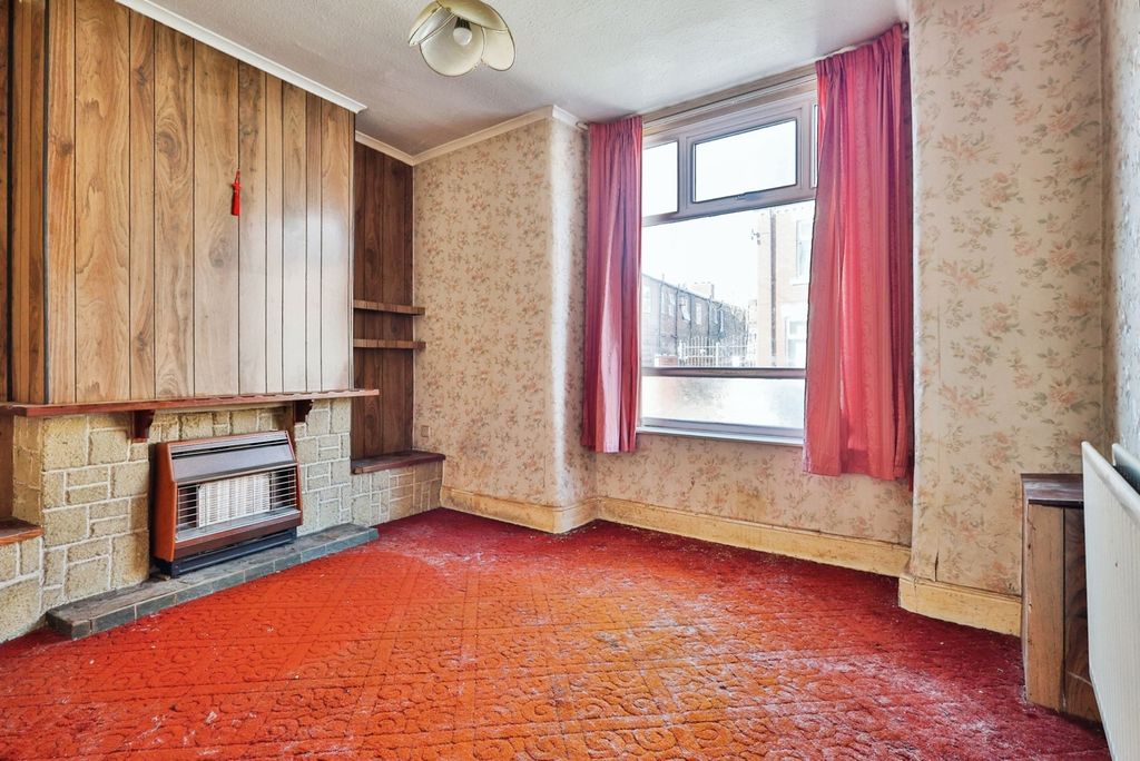 Property photo 3 of 17 Photo