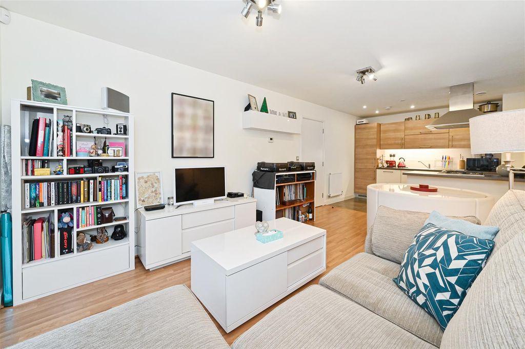 Property photo 2 of 12 Epad Apartments.Jpg