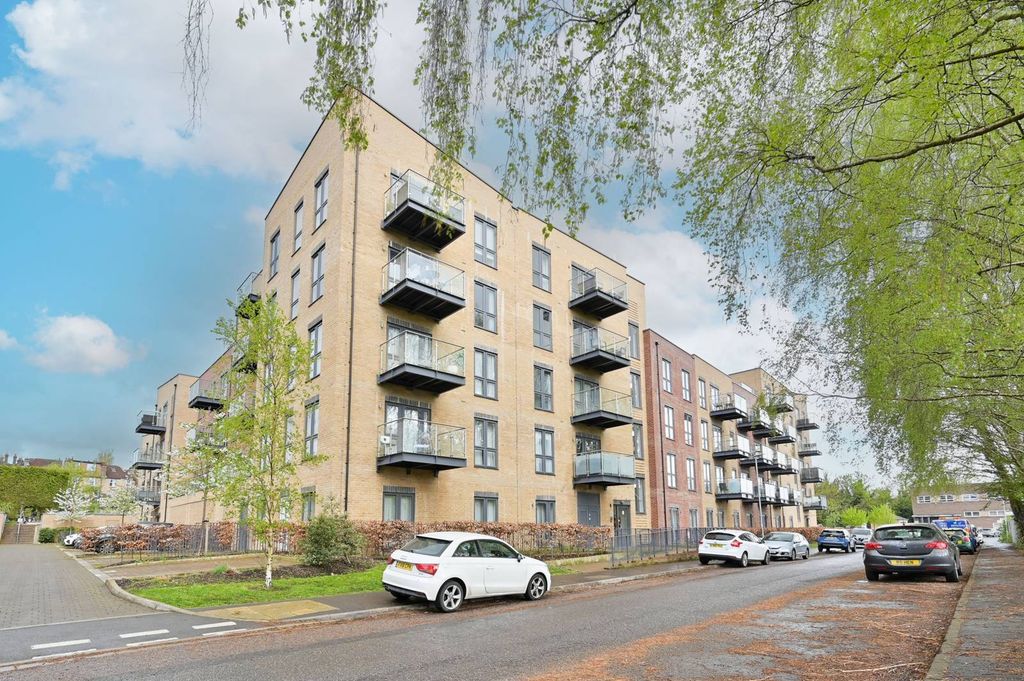 Property photo 1 of 12