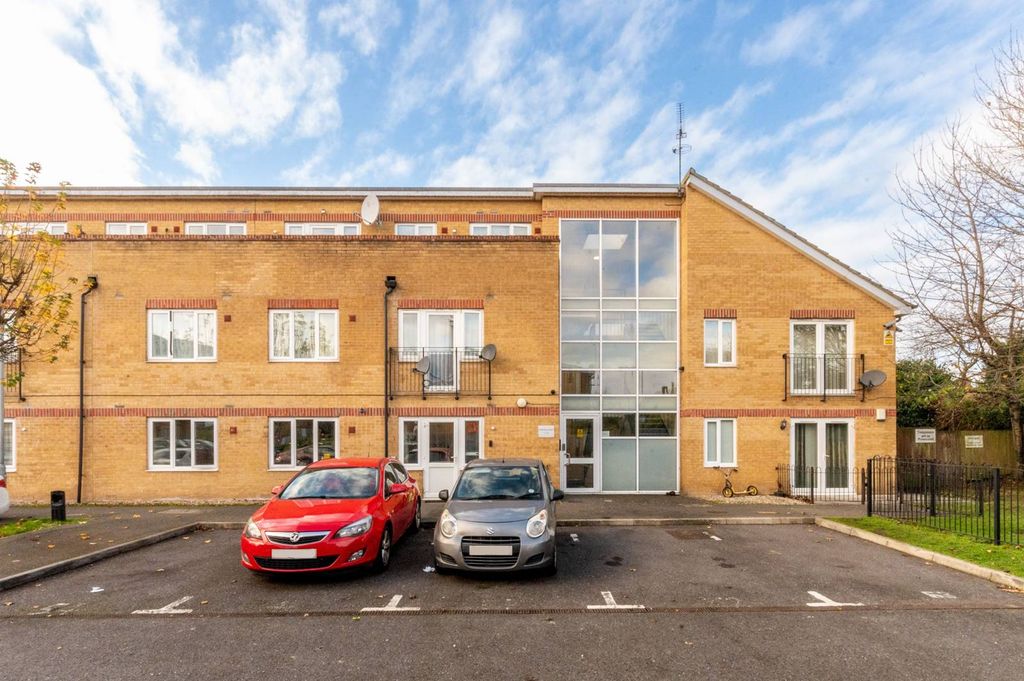 Property photo 1 of 9