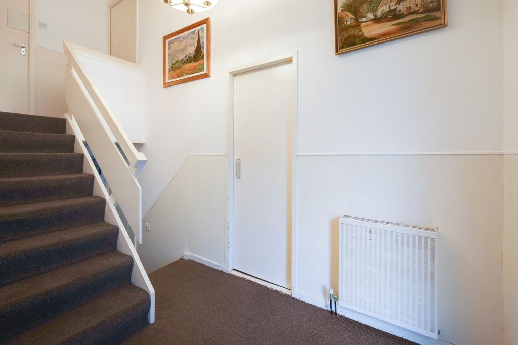 Property photo 2 of 19 4999344