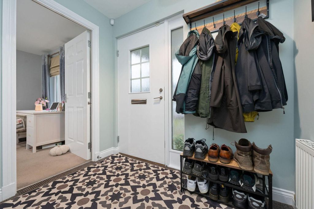 Property photo 3 of 39