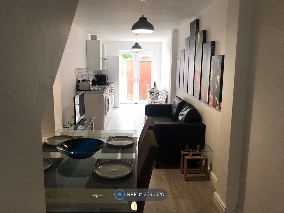 Property photo 3 of 13