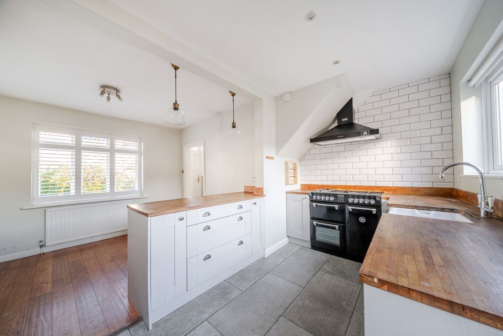 Property photo 3 of 19 Picture 3