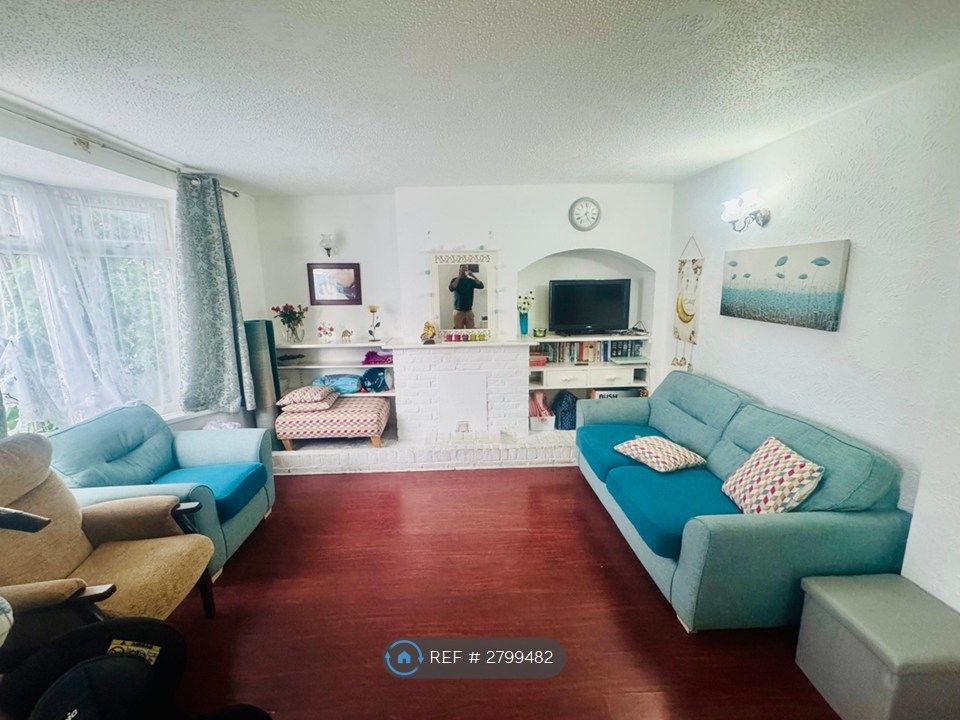 Property photo 1 of 3