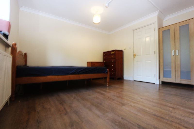 Property photo 3 of 9 Photo 8