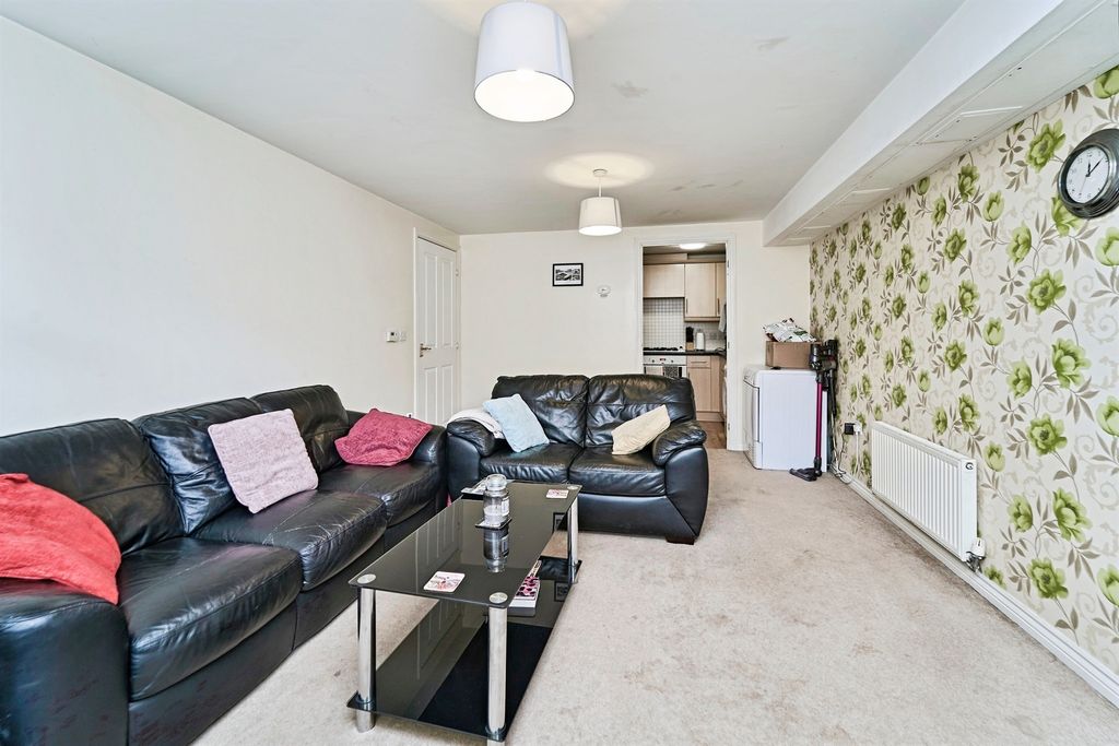 Property photo 2 of 16