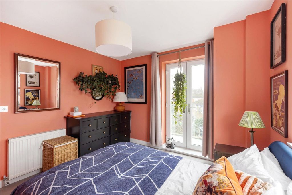 Property photo 3 of 17 Bedroom