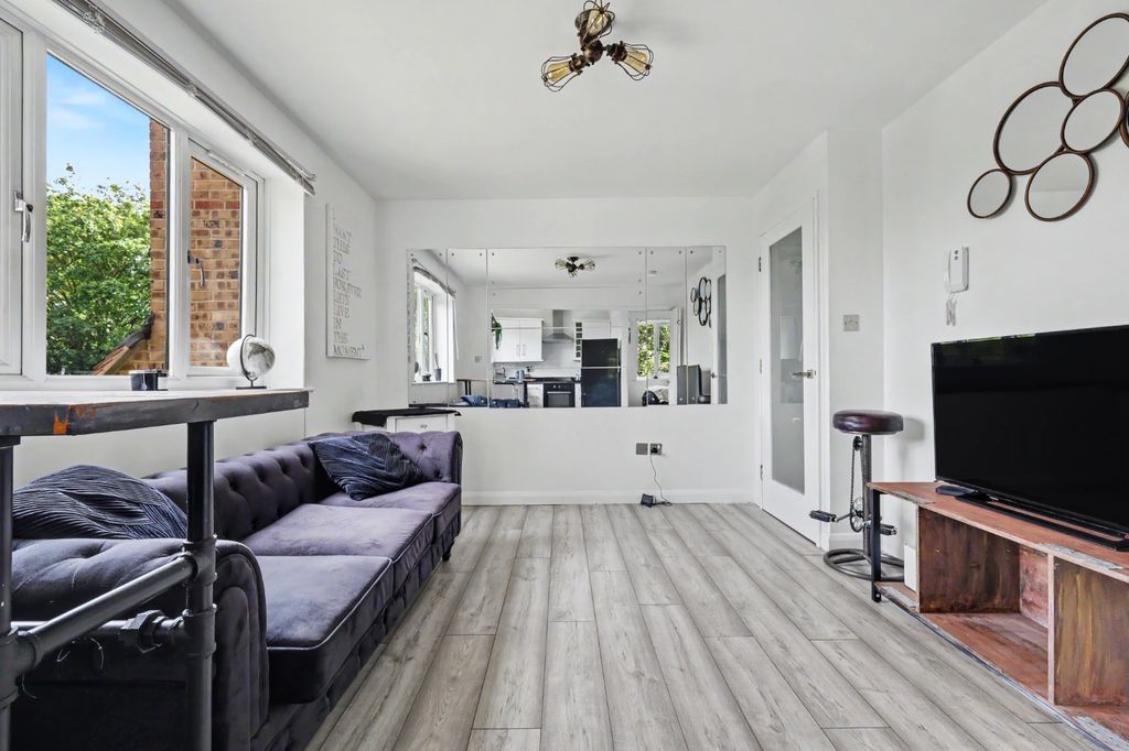 Property photo 2 of 7 5155662