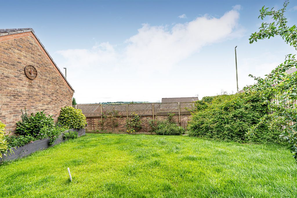 Property photo 2 of 33