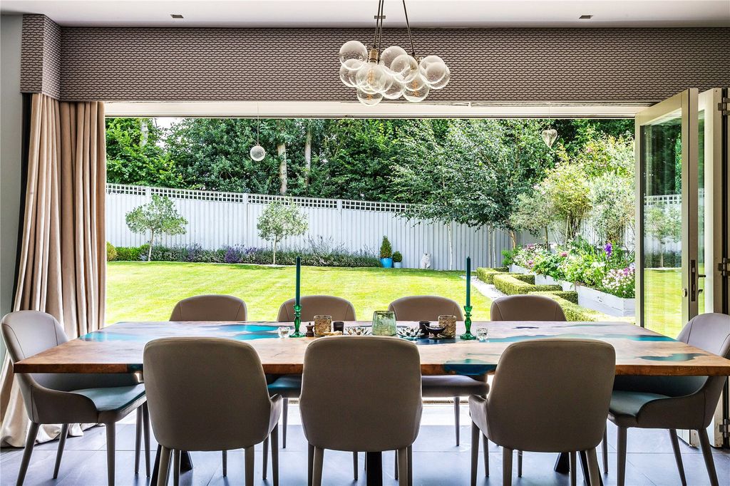 Property photo 2 of 28 Dining Room