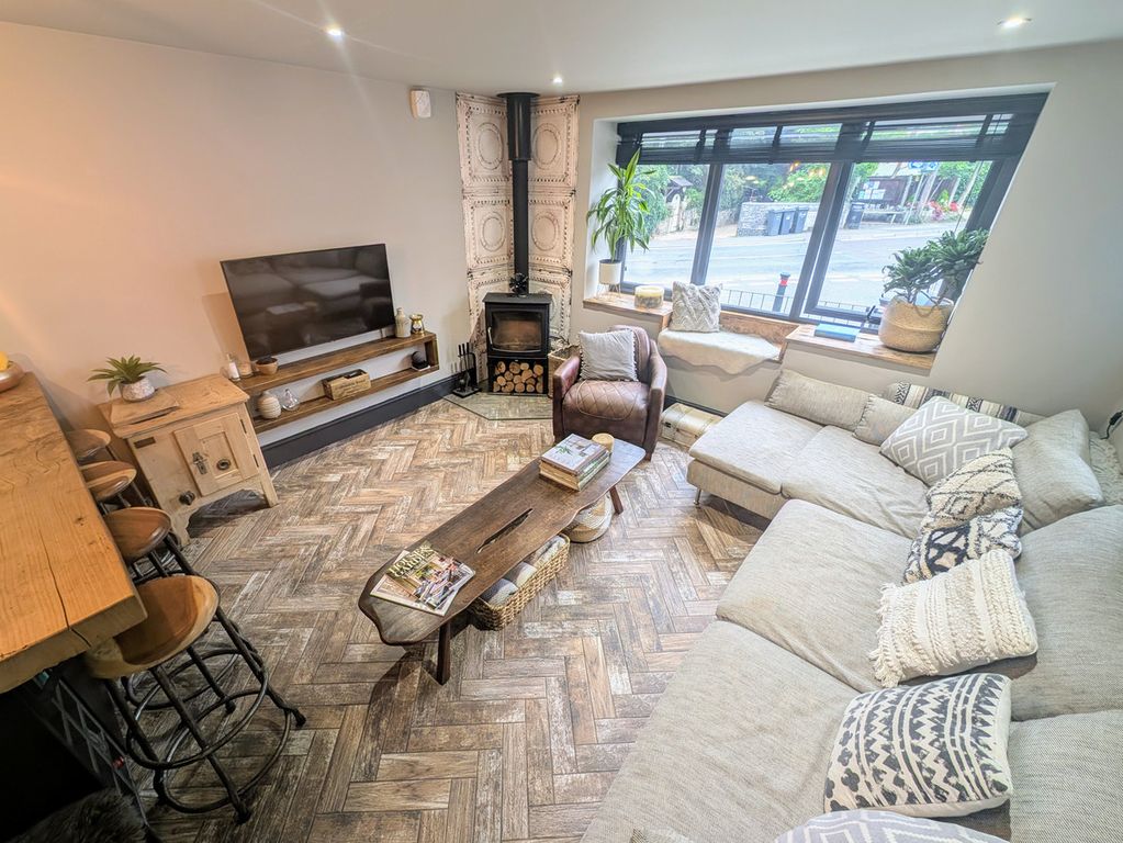 Property photo 1 of 34