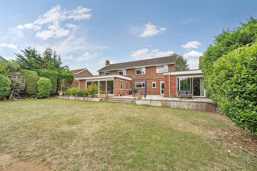 Property photo 2 of 25