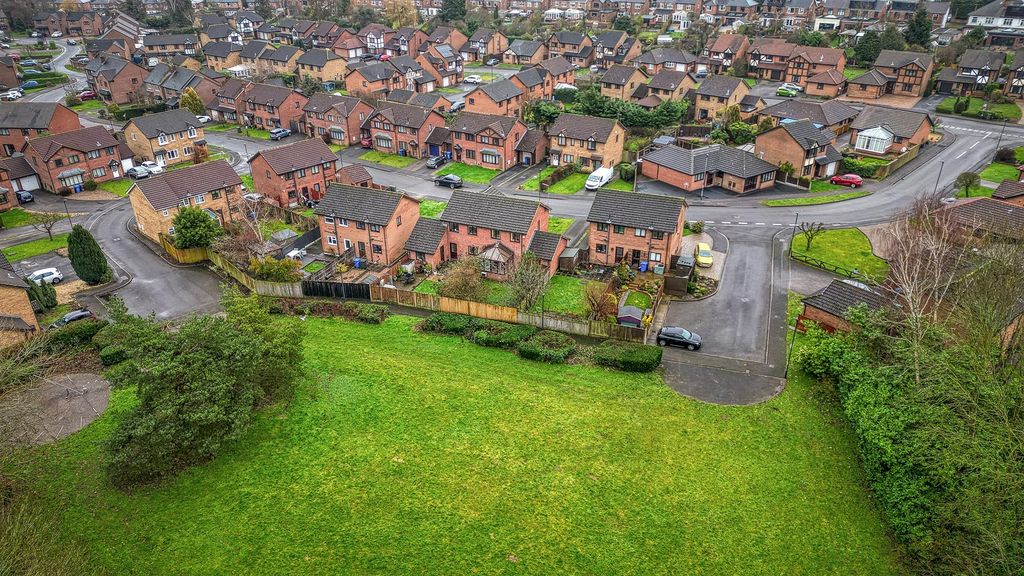 Property photo 2 of 27