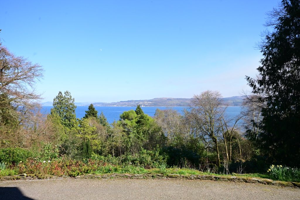 Property photo 3 of 36 4187977
