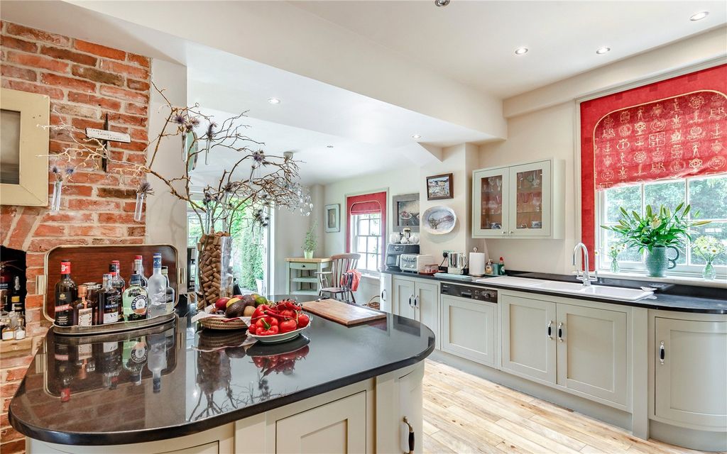 Property photo 2 of 21 Kitchen