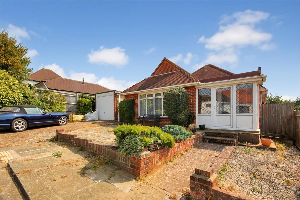 Property photo 1 of 11 Front