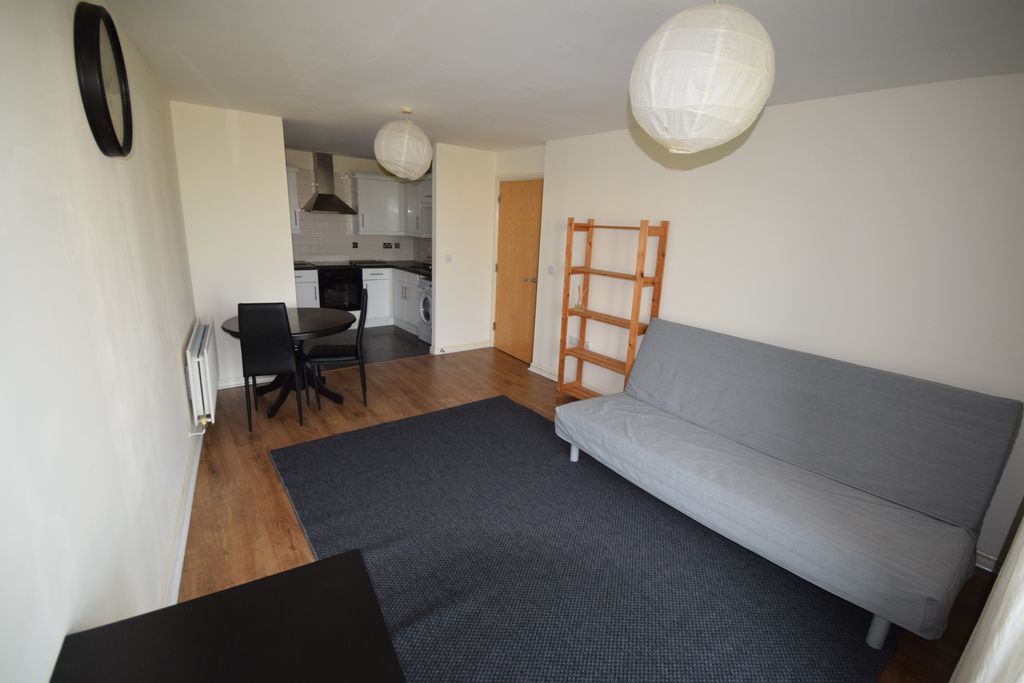 Property photo 3 of 11 Lounge