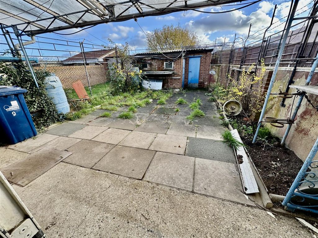 Property photo 3 of 9 Rear