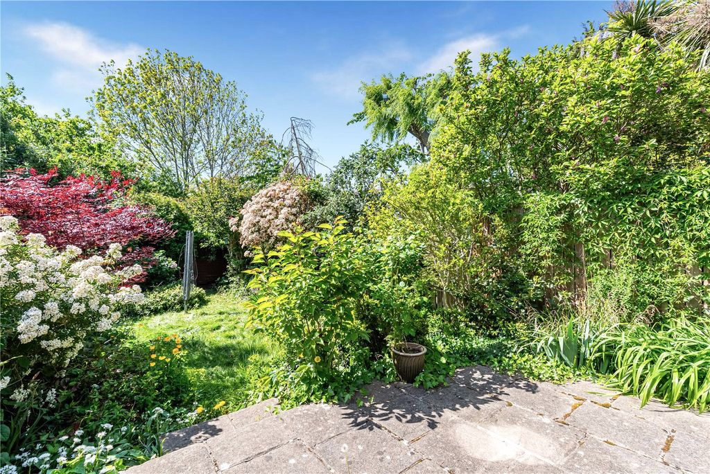 Property photo 2 of 13 Picture No. 16