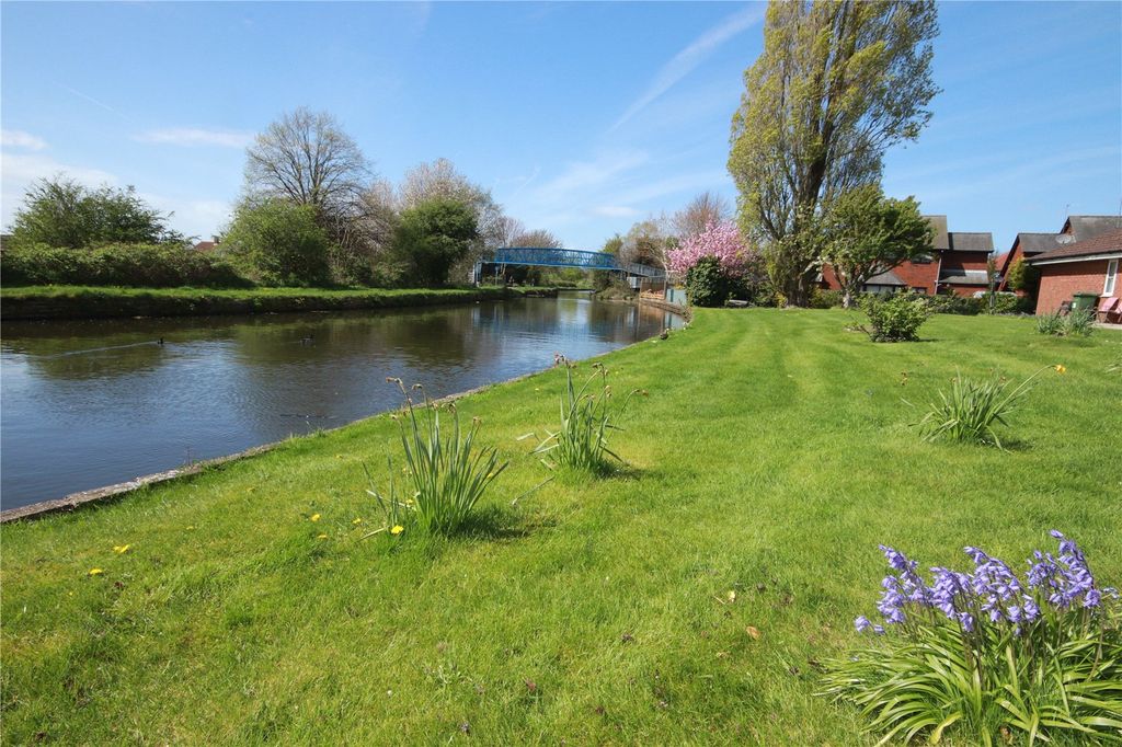 Property photo 2 of 15 Picture No. 10