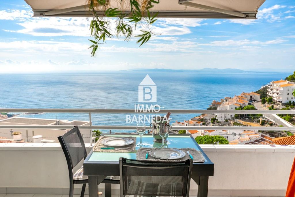 Property photo 1 of 28 Renovated Apartment With Sea Views And Tourist Licence In Canyelles Petites