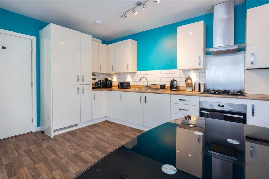 Property photo 2 of 11 Kitchen
