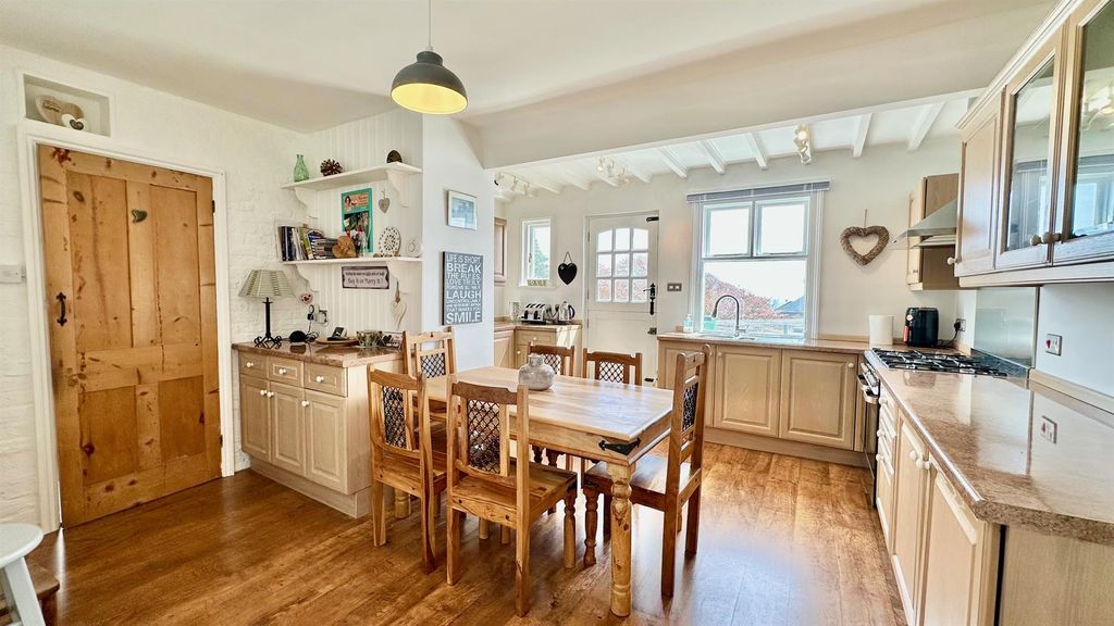 Property photo 3 of 29