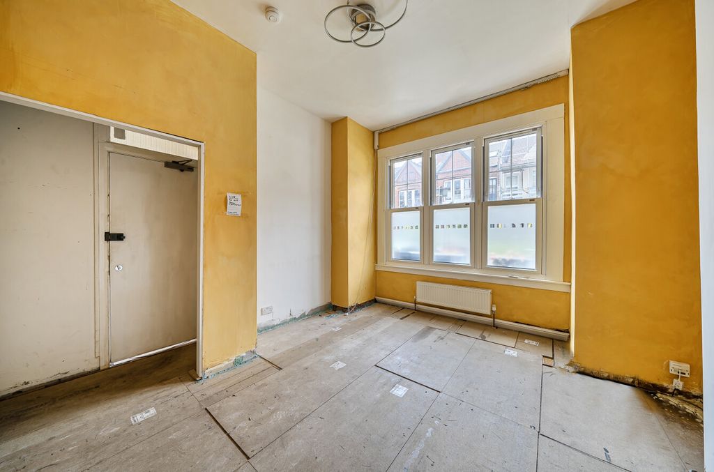 Property photo 3 of 15 1458545-11-69Fc7B...