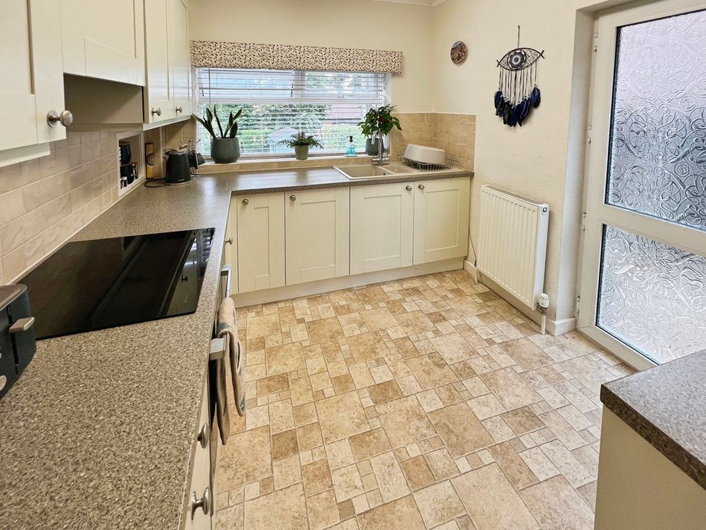 Property photo 3 of 15 Kitchen