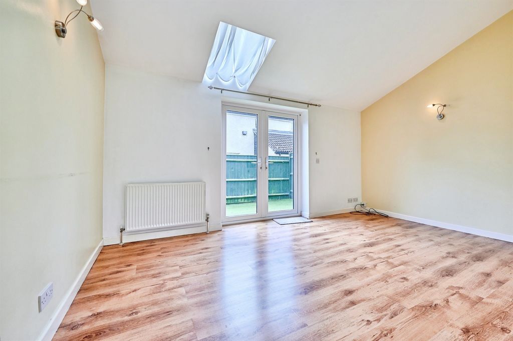 Property photo 3 of 14