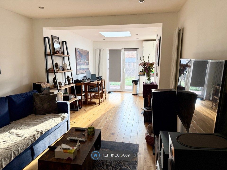 Property photo 3 of 11