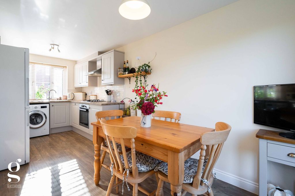 Property photo 2 of 23