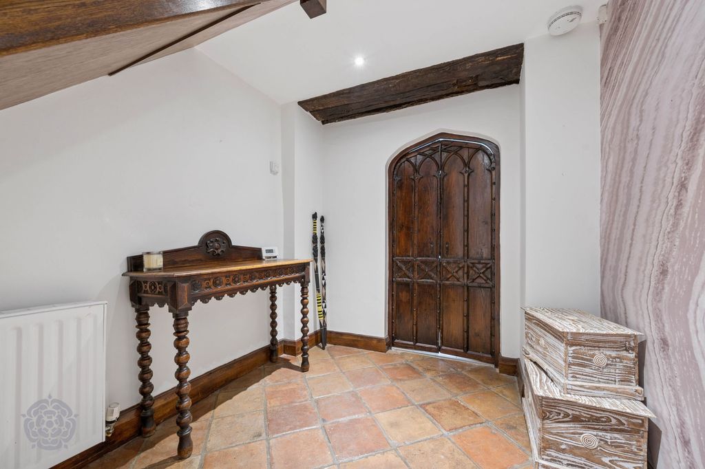 Property photo 3 of 59