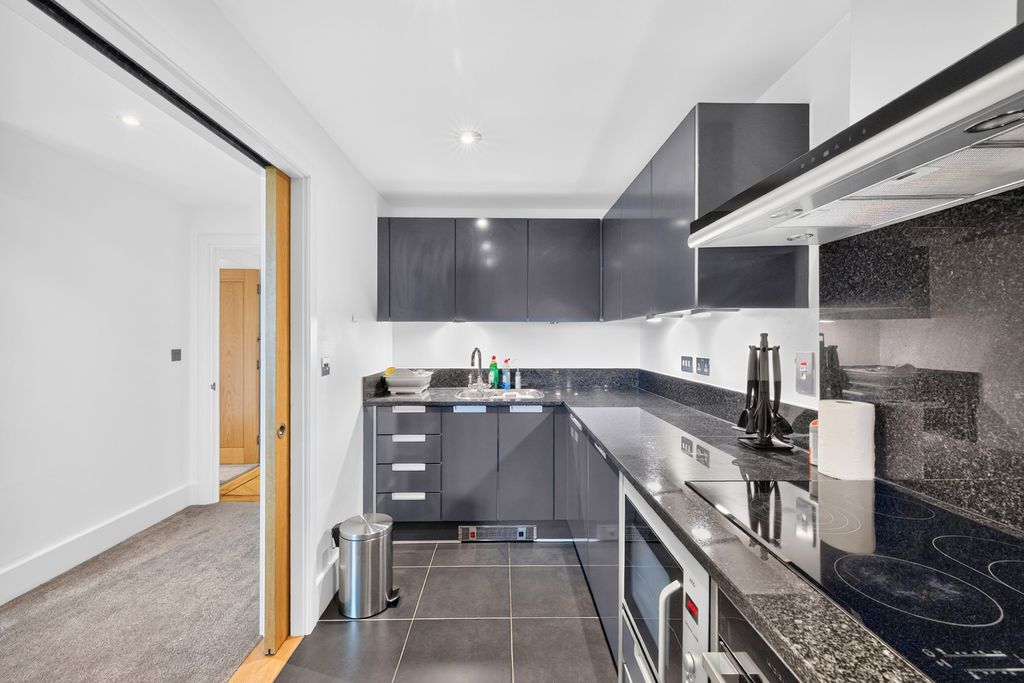 Property photo 2 of 19 Kitchen