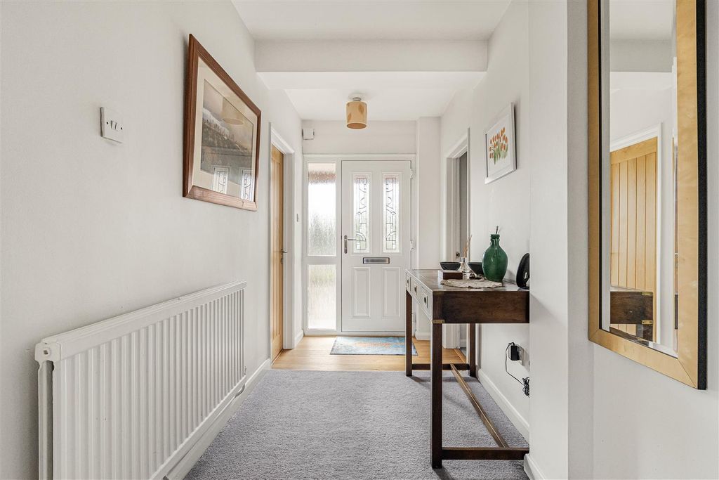 Property photo 3 of 26 21_75429.Jpg