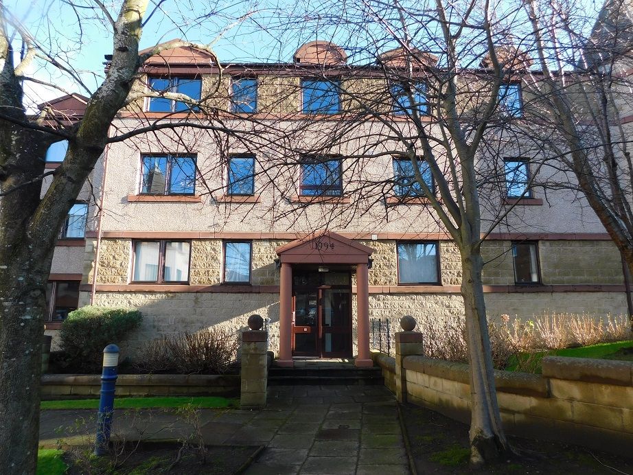 Property photo 2 of 12