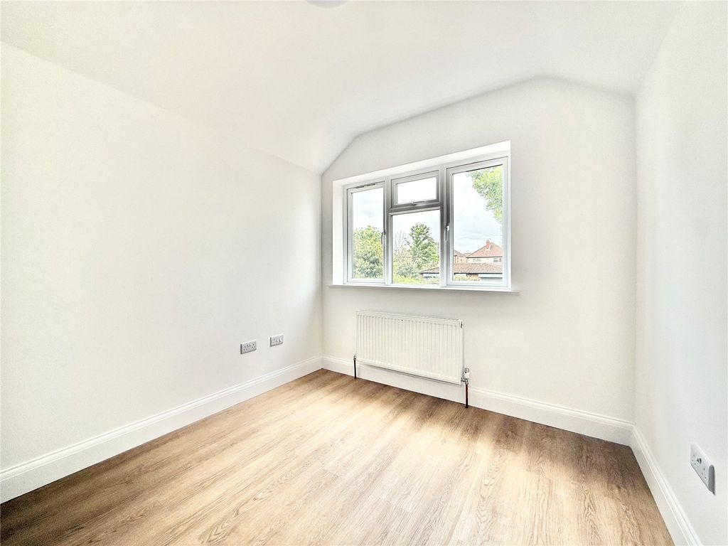 Property photo 2 of 21 Picture No. 02