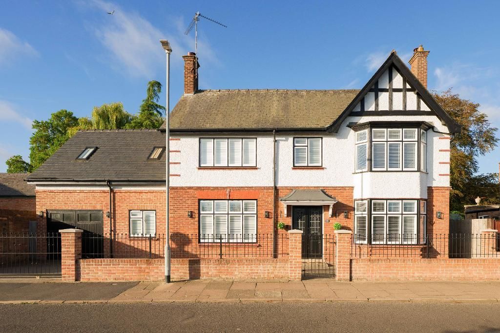 Property photo 1 of 36